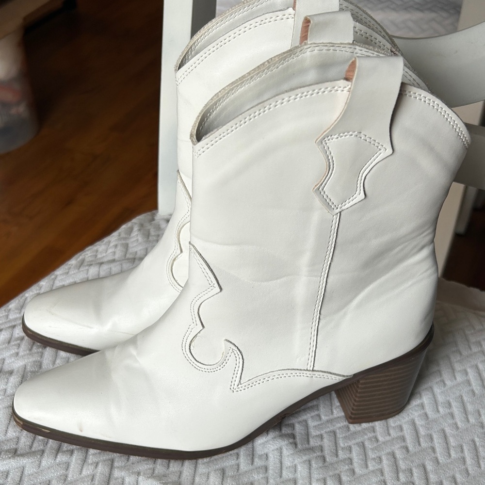 Source Unknown White Leather Western Heeled Boots - Picture 7 of 7